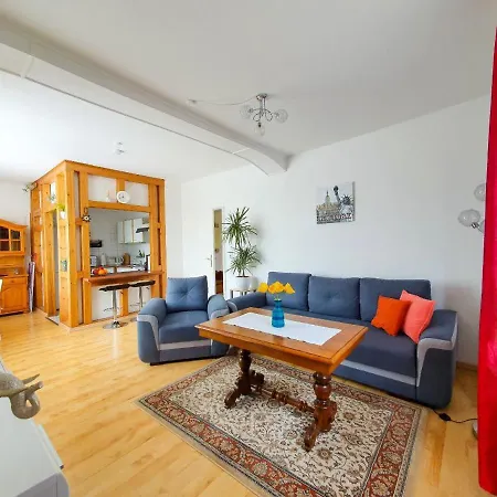 Am Alten Haus *